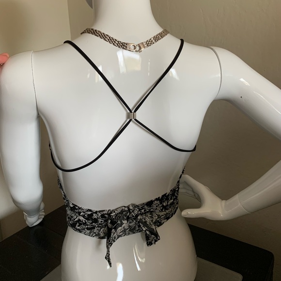Olivaceous Wrap Tie Floral Top - Picture 7 of 7